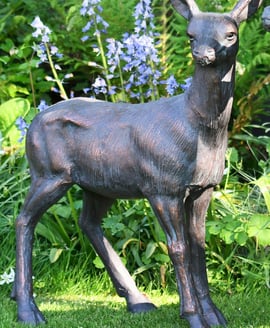 Elegant Doe Large Metal Garden Ornament – Aged Verde