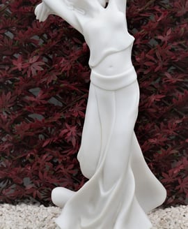 Poppy Garden Statue in White
